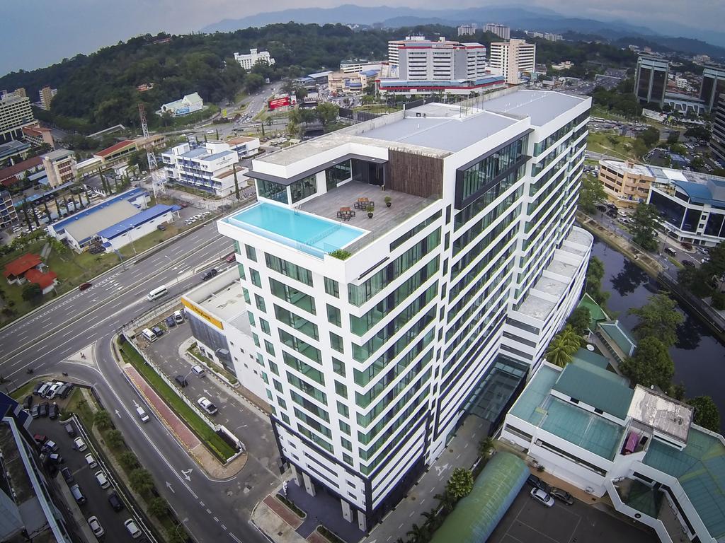 Sky Hotel Kota Kinabalu Buitenkant foto