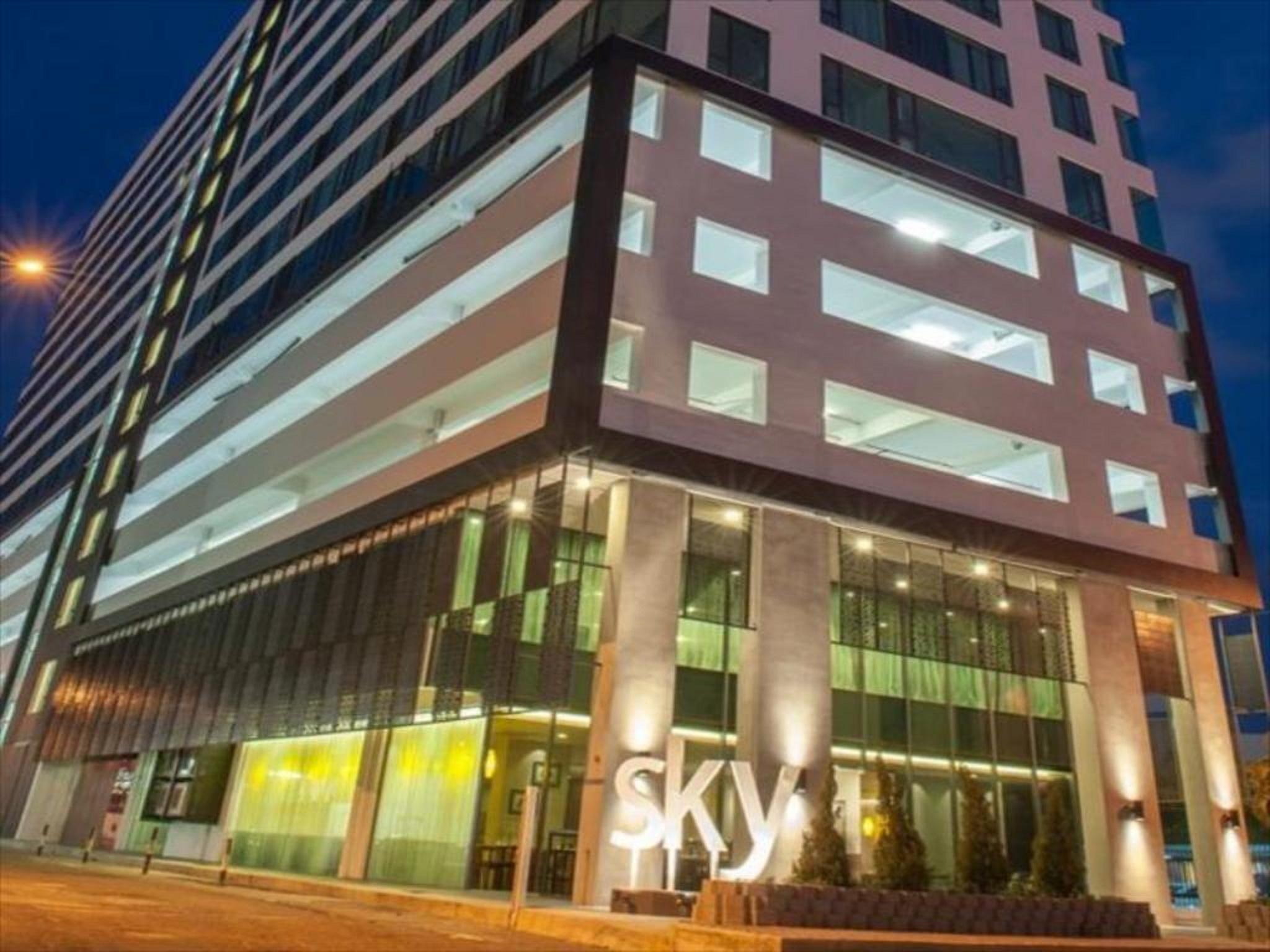 Sky Hotel Kota Kinabalu Buitenkant foto