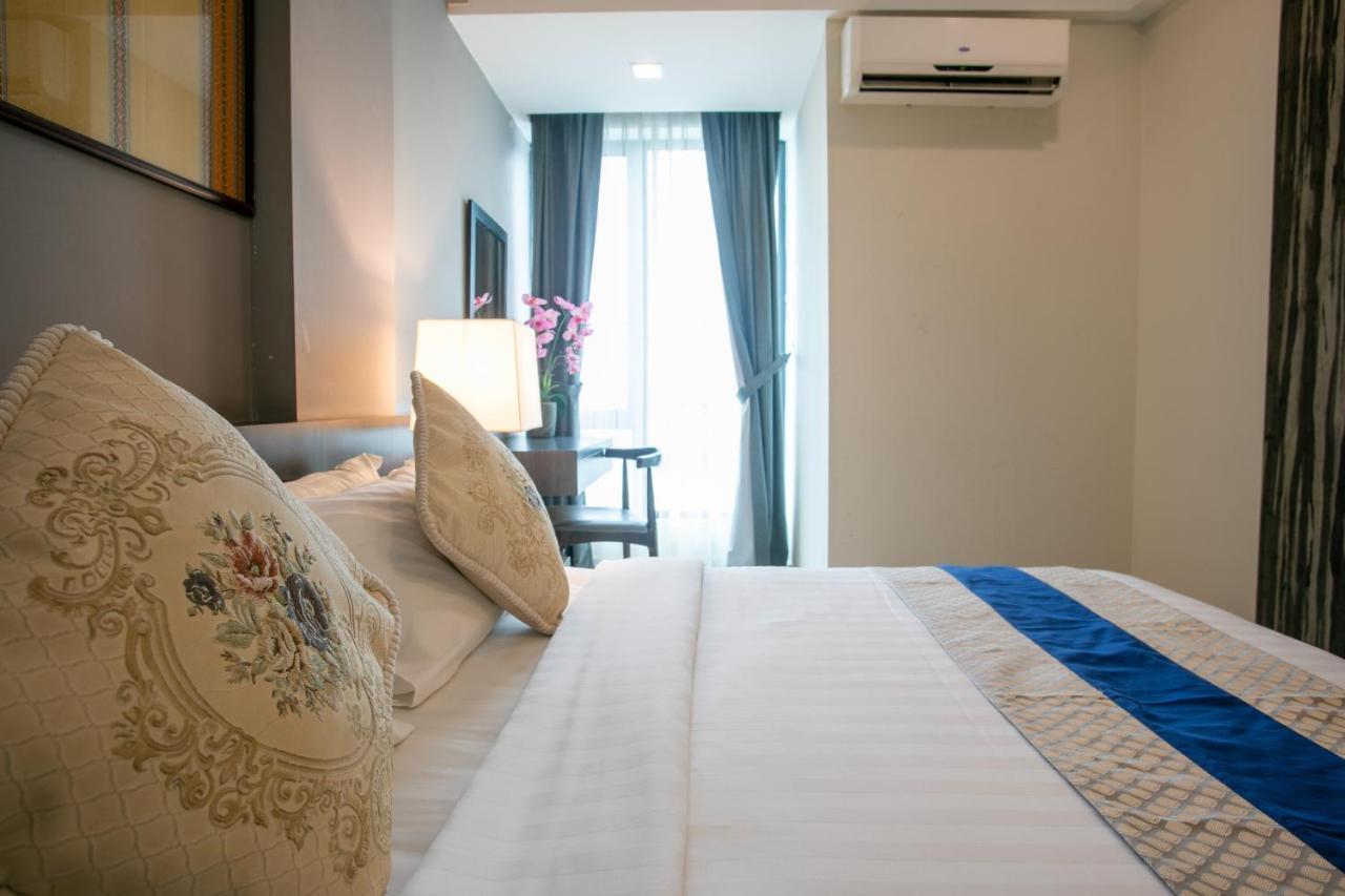 Sky Hotel Kota Kinabalu Buitenkant foto