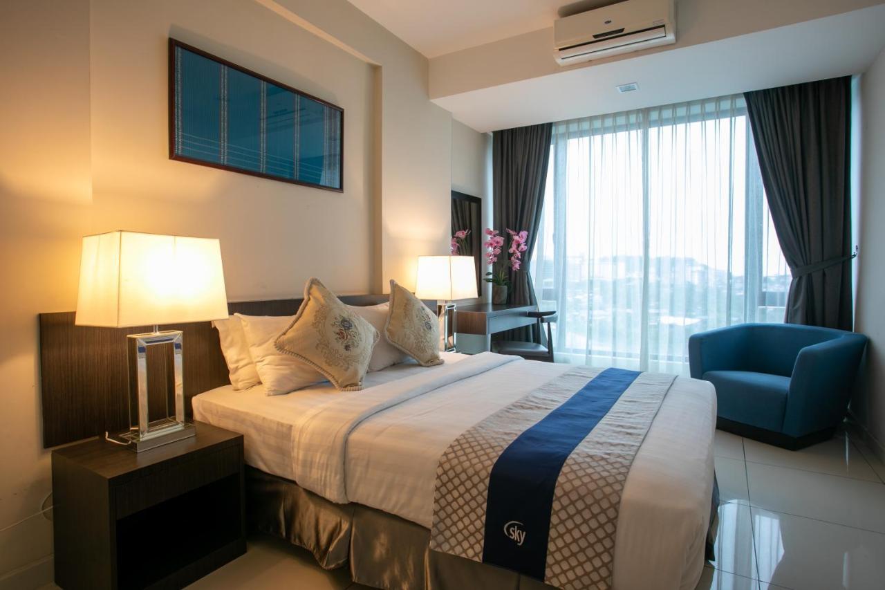 Sky Hotel Kota Kinabalu Buitenkant foto