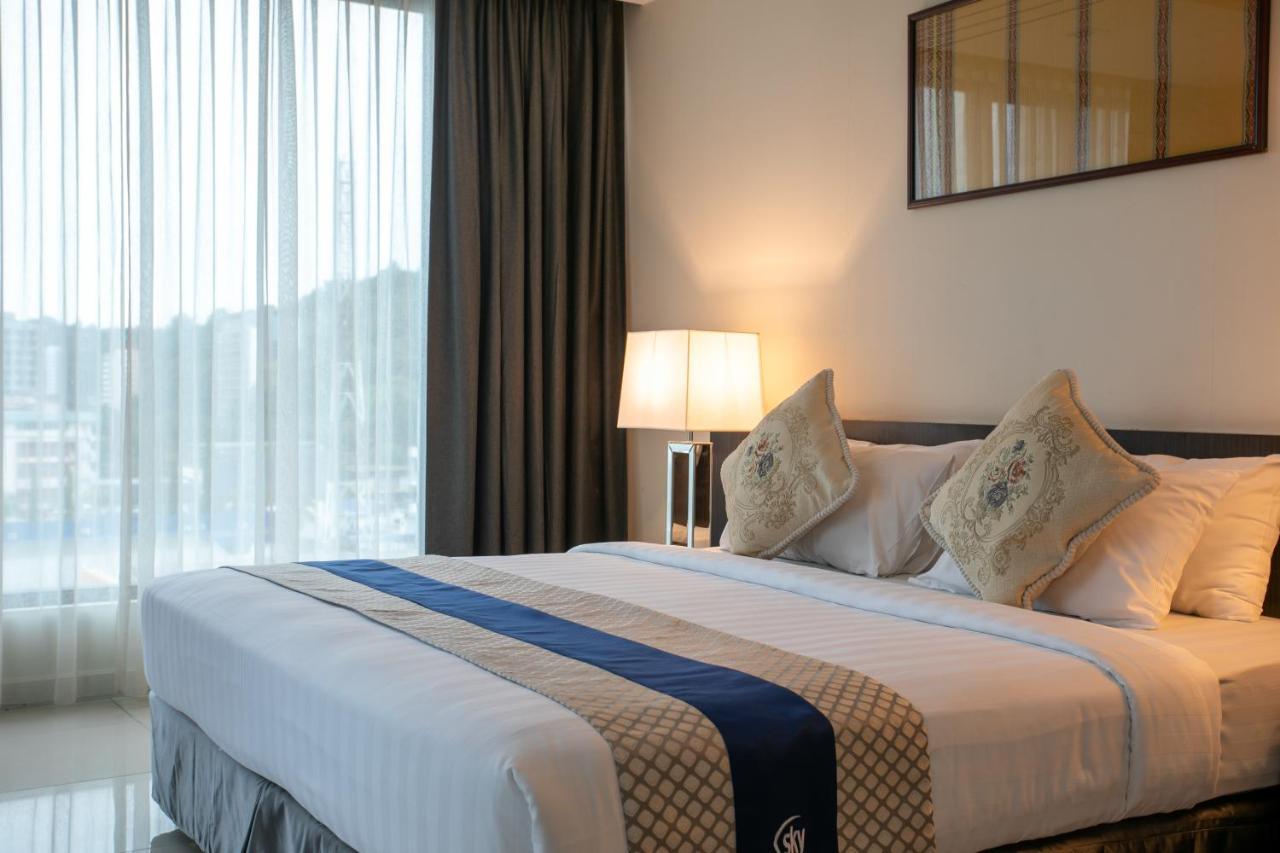 Sky Hotel Kota Kinabalu Buitenkant foto