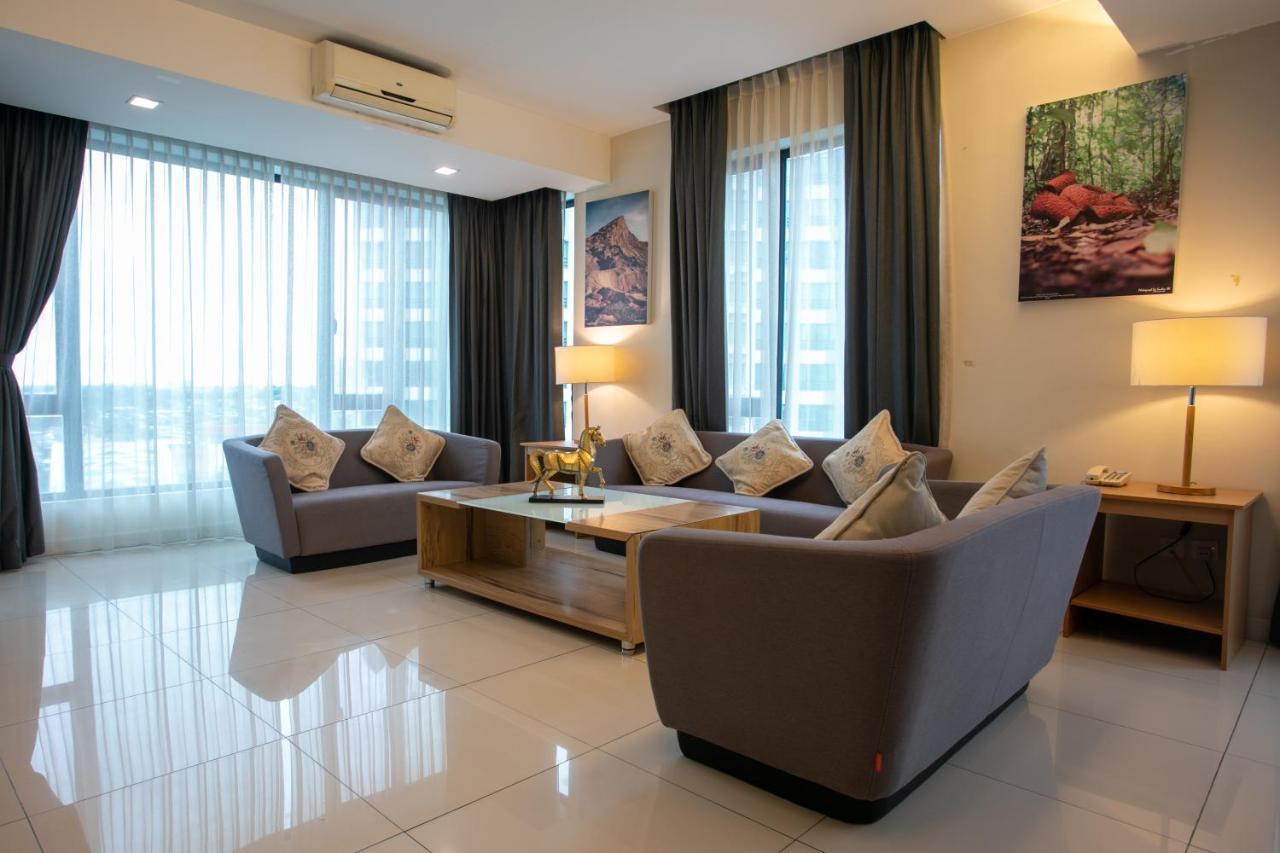 Sky Hotel Kota Kinabalu Buitenkant foto