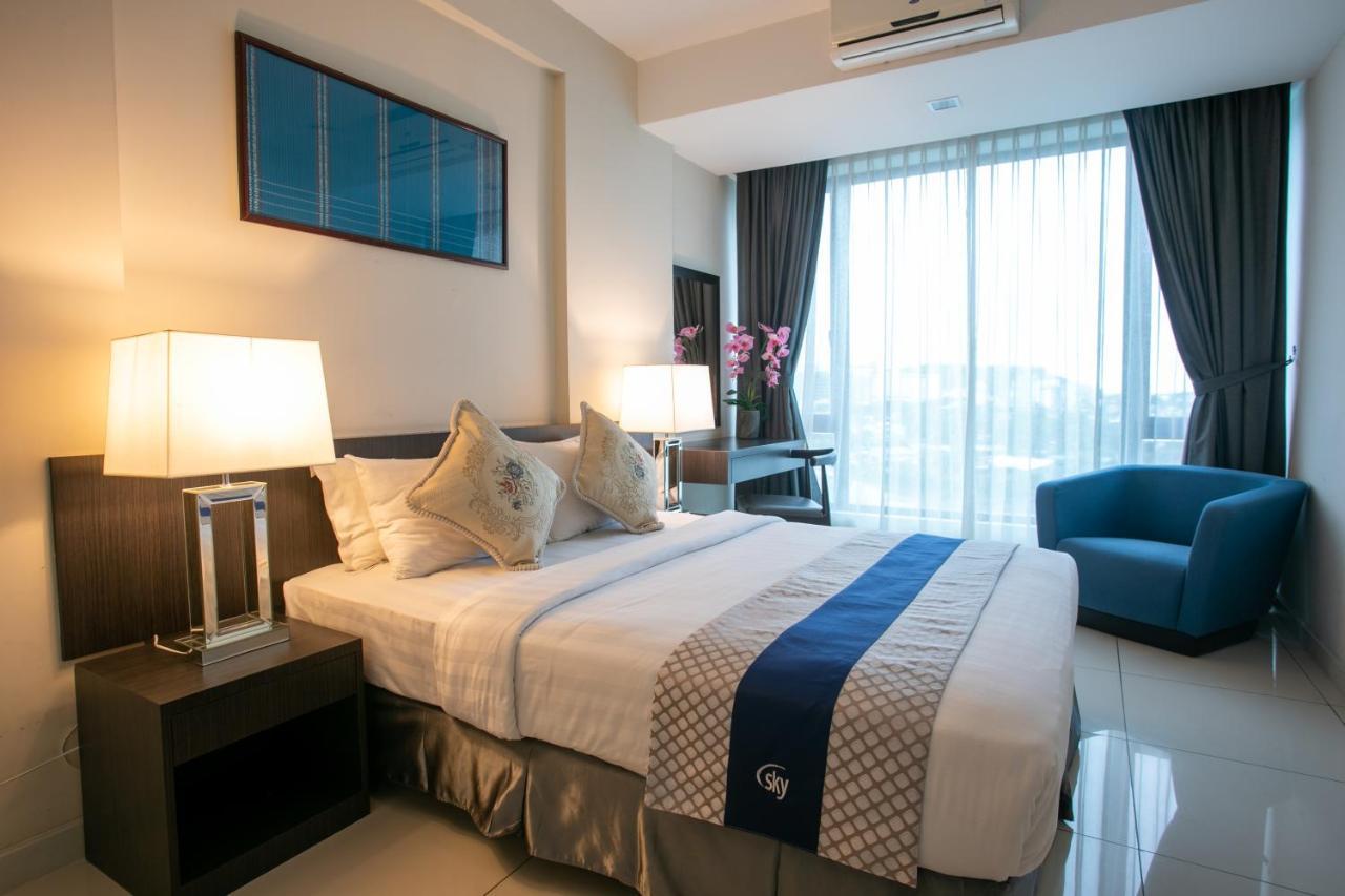 Sky Hotel Kota Kinabalu Buitenkant foto