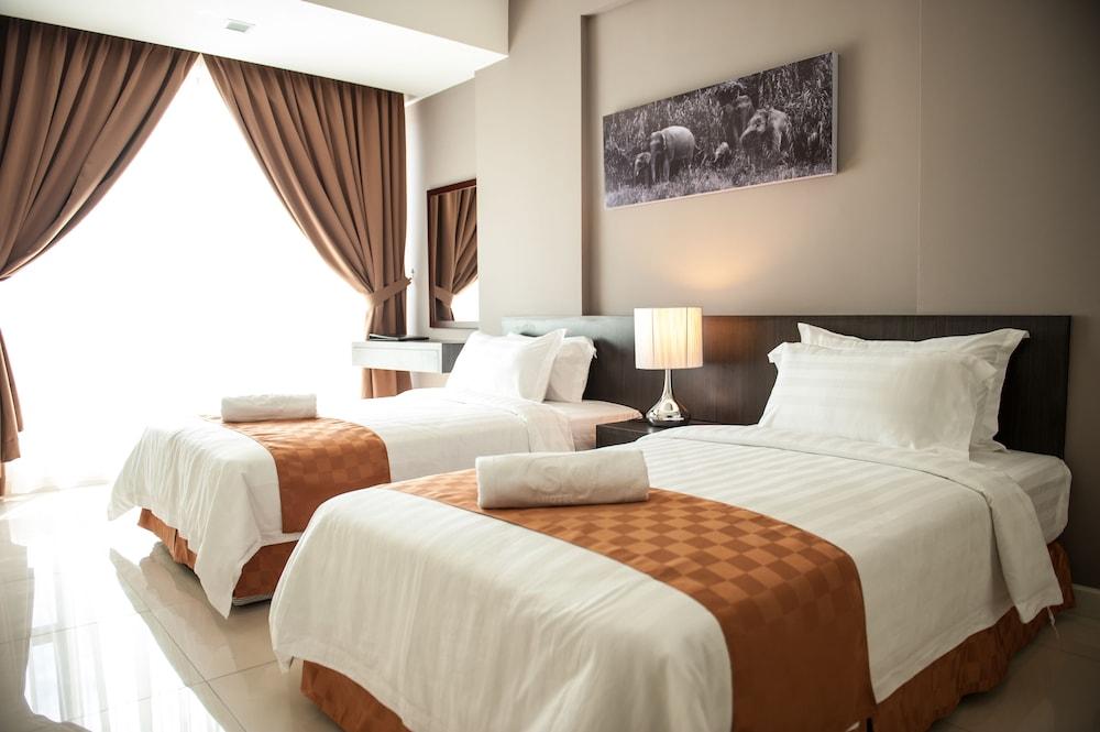 Sky Hotel Kota Kinabalu Buitenkant foto