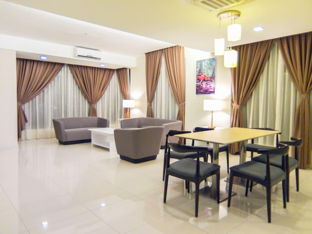 Sky Hotel Kota Kinabalu Buitenkant foto