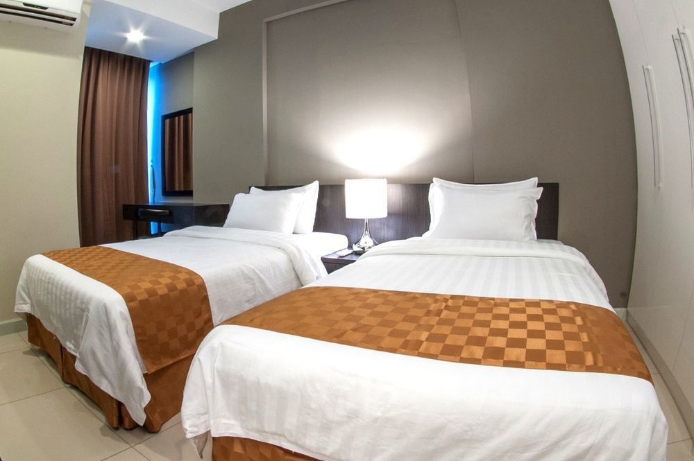 Sky Hotel Kota Kinabalu Buitenkant foto